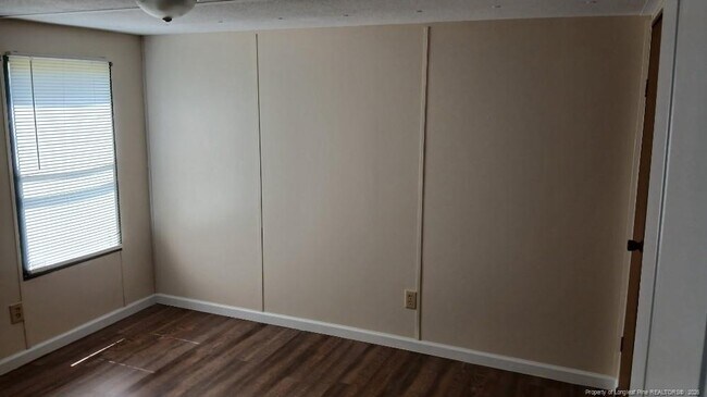 Building Photo - 102 Singletary St