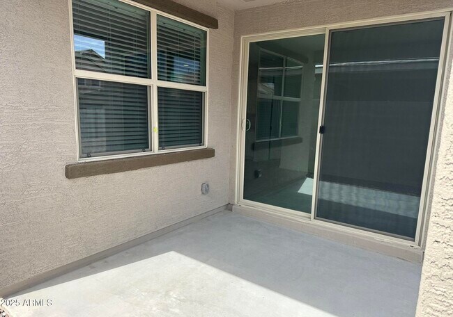 Building Photo - 6936 W Beth Dr