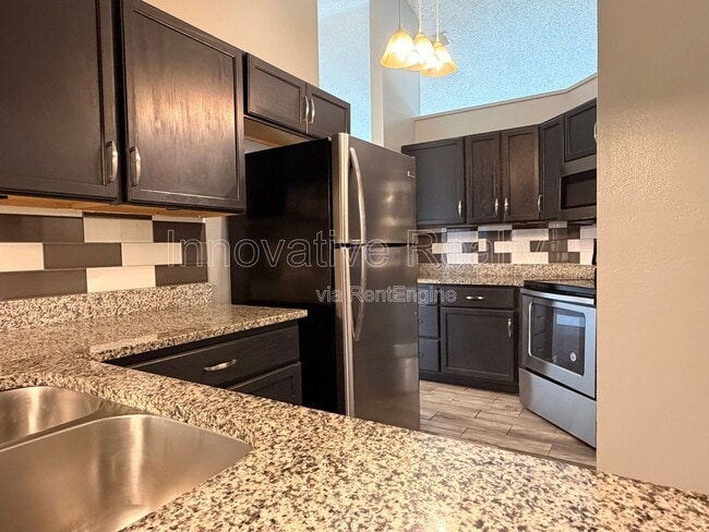 Building Photo - 1025 Derbyshire Dr