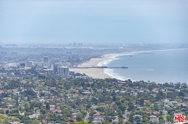 Building Photo - 16722 Charmel Ln