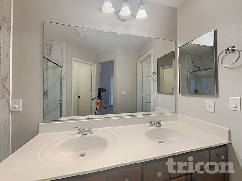 Building Photo - 25738 W St Catherine Ave