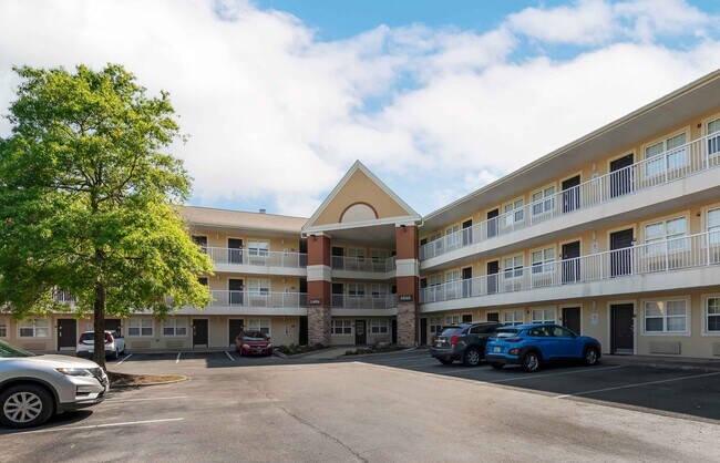 Building Photo - Furnished Studio-Virginia Beach - Independence Blvd.