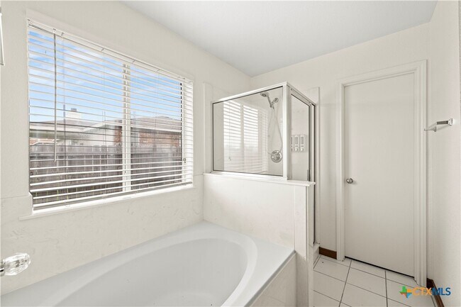 Building Photo - 1706 Bristol Dr