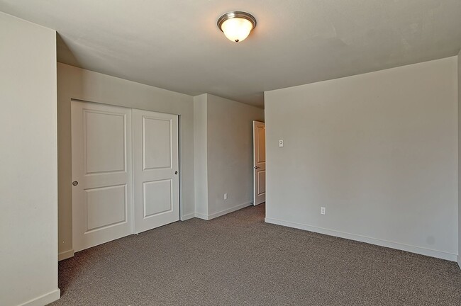 Building Photo - Ask about our move-in special!