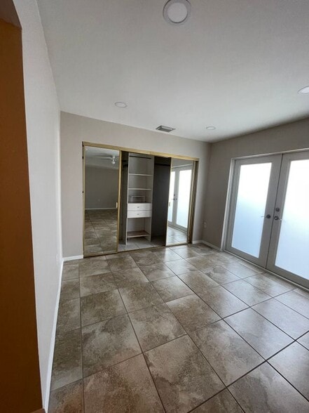 Building Photo - 3451 NE 13th Ave