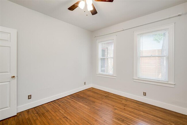 Building Photo - 1623 Palma Plaza