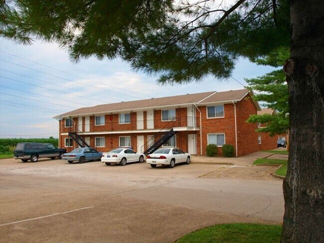 Building Photo - 315 Green Valley Dr