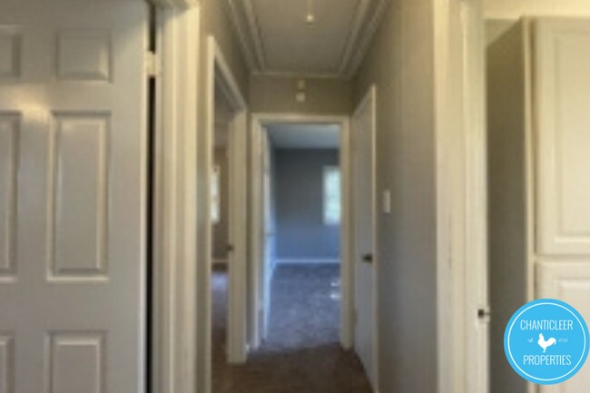 Building Photo - 908 Corona St