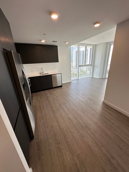 Building Photo - 221 NE 19th St