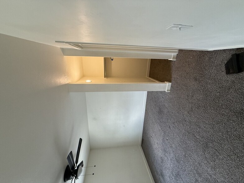 Building Photo - 671 N 30 E