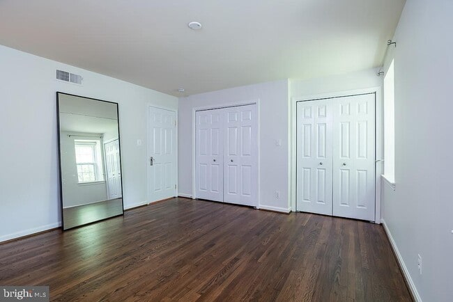 Building Photo - 3500 Hamlet Pl