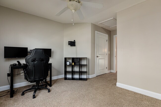 Building Photo - 22 Cypress Cir