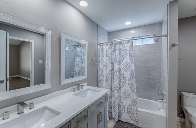 Building Photo - 3607 Hampstead Ct