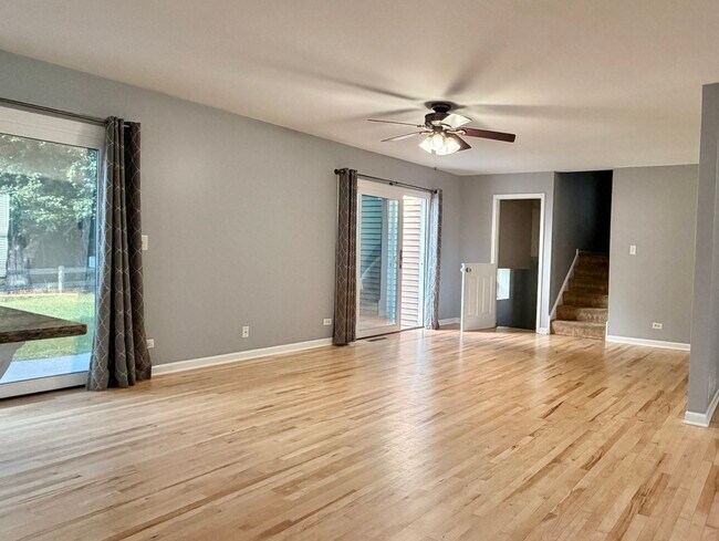 Building Photo - 700 Woodbine Ln