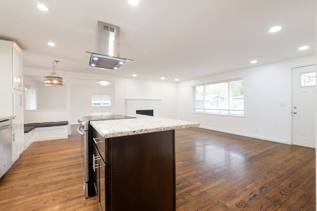 Building Photo - 31750 7th Pl S