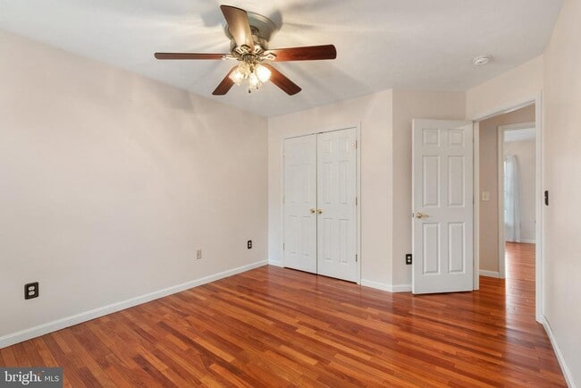 Building Photo - 6910 Governors Grant Ln