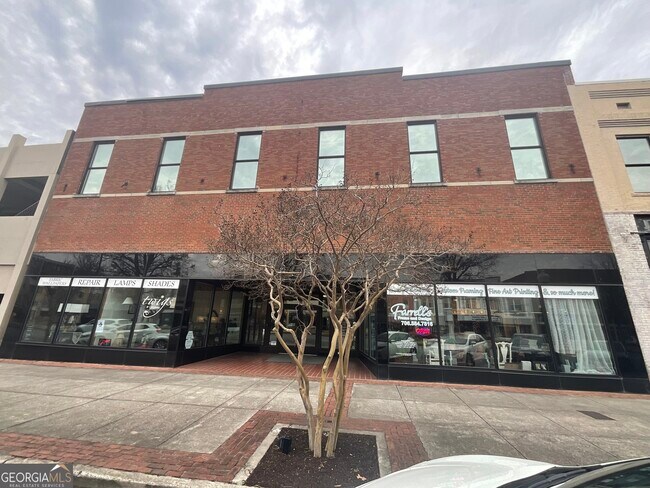 Primary Photo - 519 Broad St