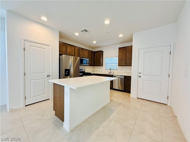 Building Photo - 398 Moonlight Opera Ct