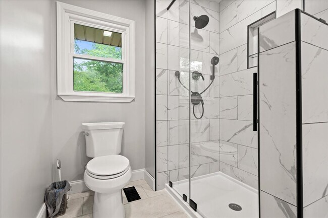 Building Photo - 511 Arbor Dr