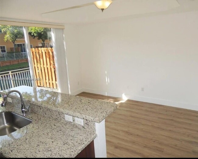 Building Photo - 4931 N Harbor Isles Dr