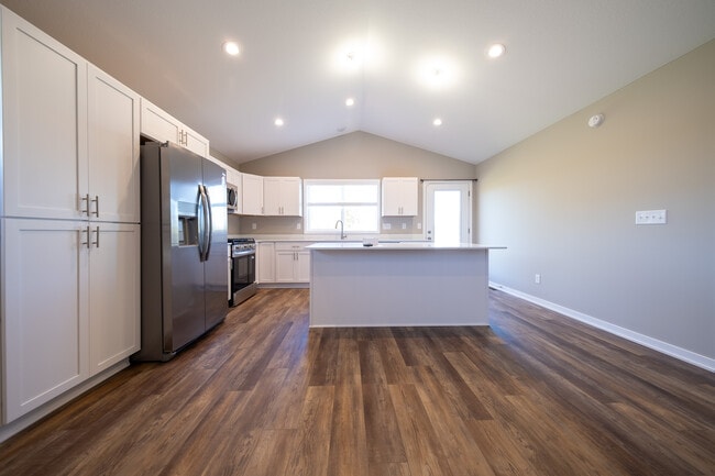 Building Photo - 1121 Dorothy Ln