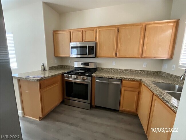 Building Photo - 1050 E Cactus Ave