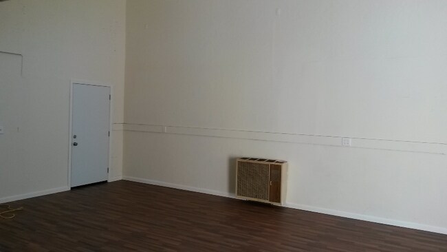 Building Photo - 3125 Hoover St