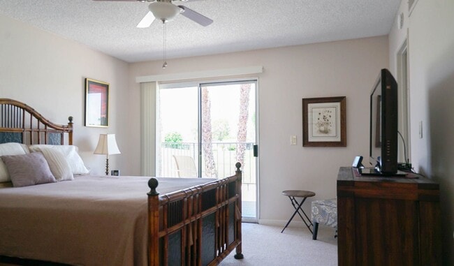 Building Photo - Lakeside Golf Course Retreat in Cathedral ...