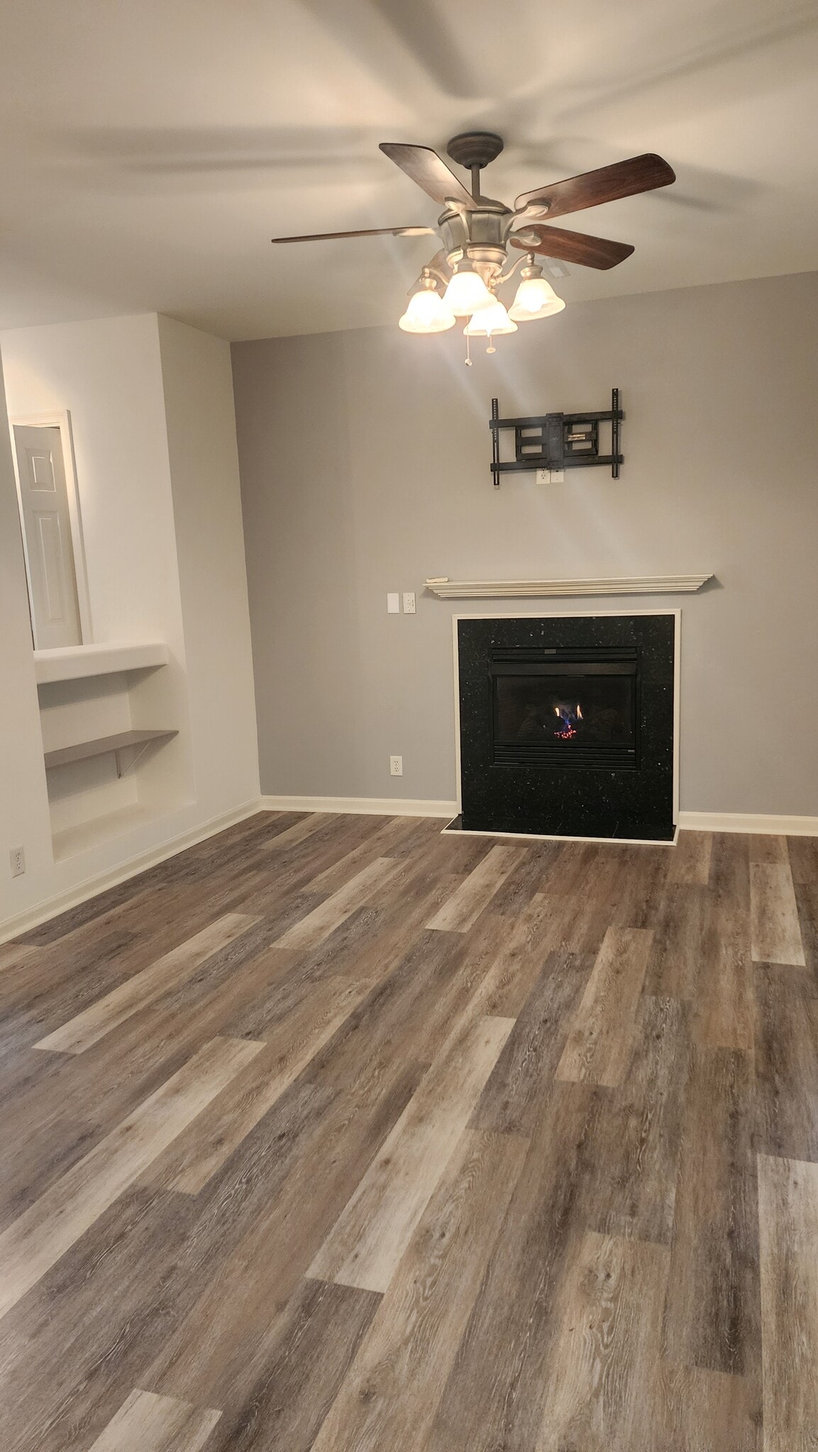 Building Photo - 7436 Cedar Grove Ln