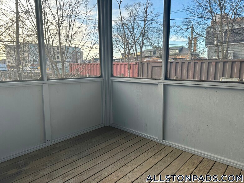 Building Photo - 33 Highgate St