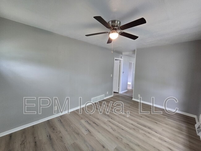 Building Photo - 512 Maynard Ave