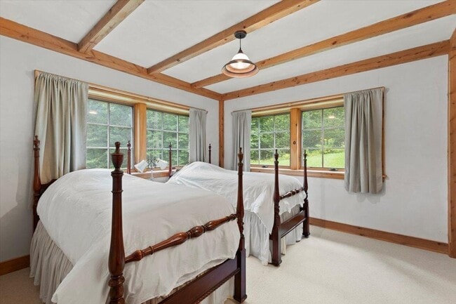 Building Photo - 36 Moses Pond Rd