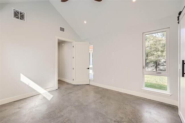 Building Photo - 1707 Perez St