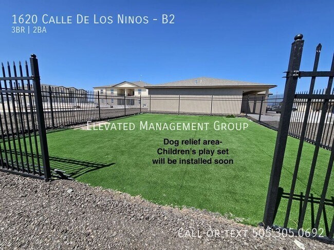 Primary Photo - 1620 Calle de los Ninos Ave