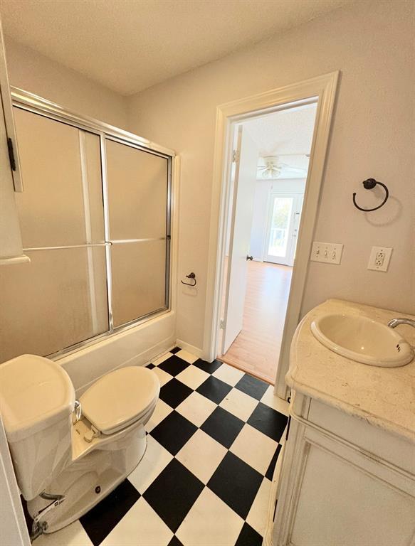 Building Photo - 233 FM 696