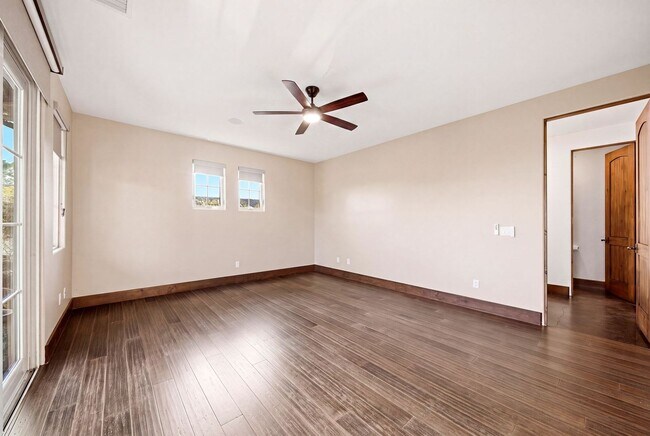 Building Photo - 825 Gonzales St