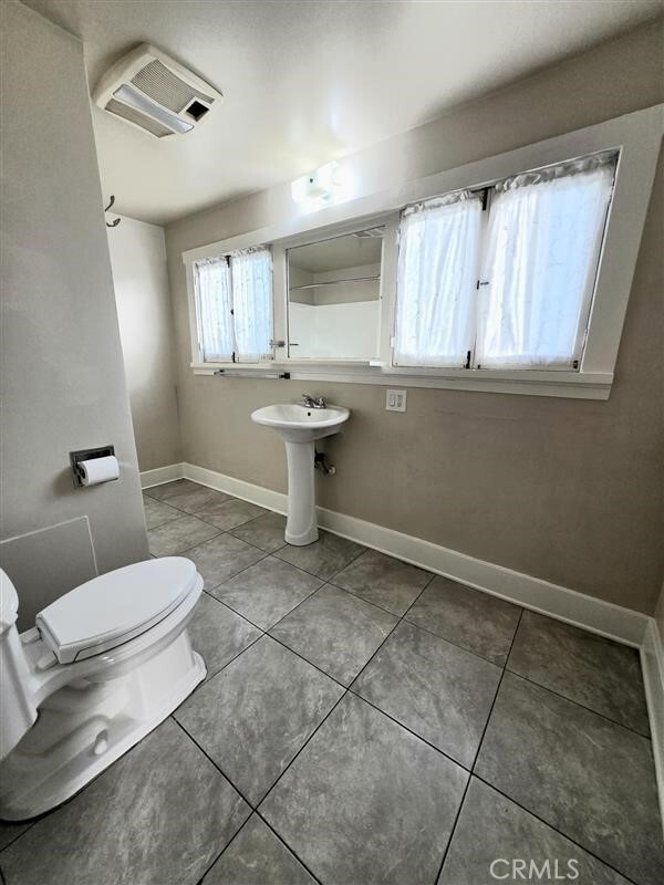 Building Photo - 532 East E Street