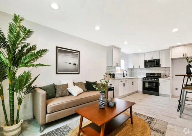 Building Photo - 3057 Vineyard Ave
