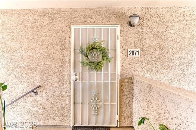 Building Photo - 7200 W Pirates Cove Rd