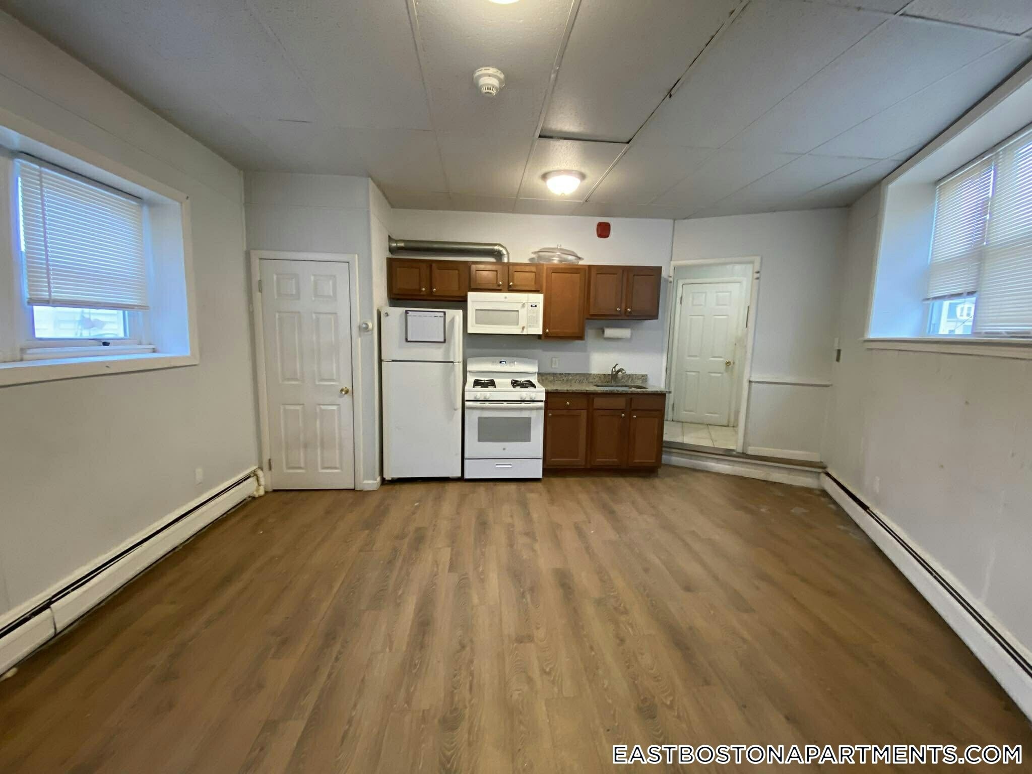 Building Photo - 10 Marion St