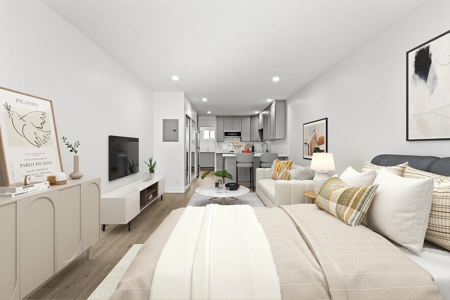 Primary Photo - 1240 W 29th St