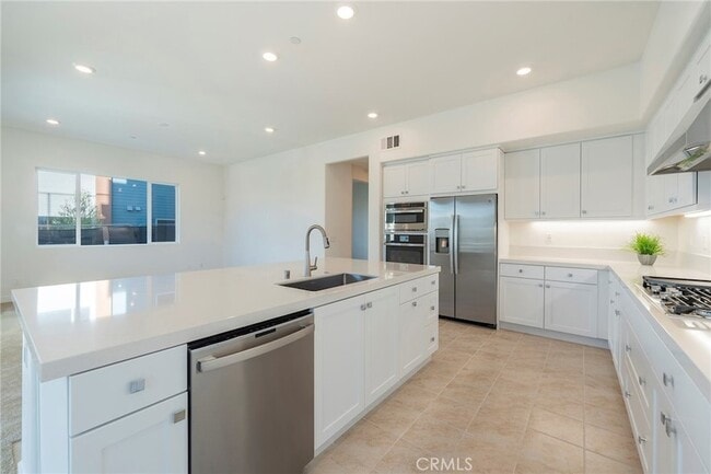 Building Photo - 121 Baluster