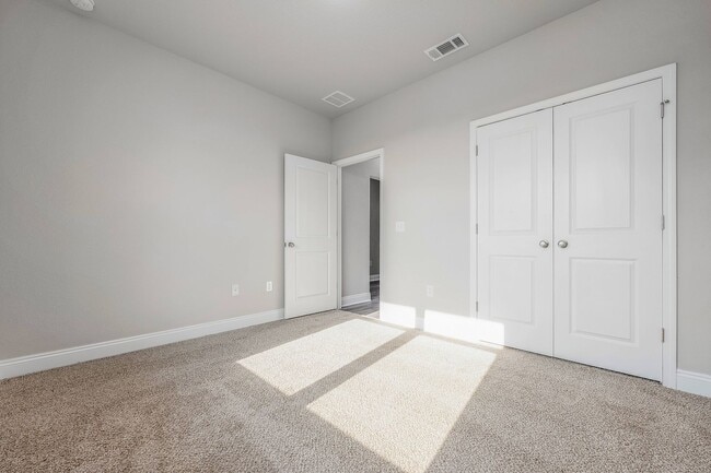Building Photo - 5388 Parkside Dr