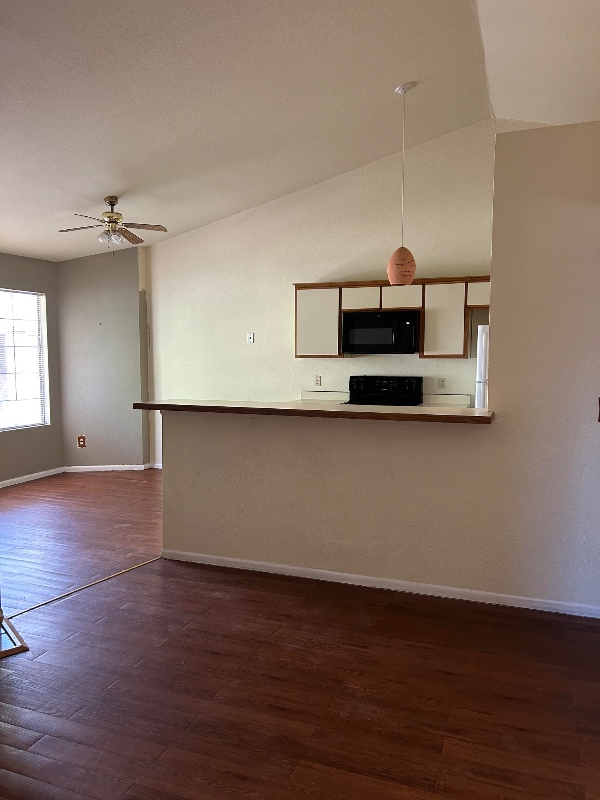 Building Photo - 1698 W Park Wood Ln