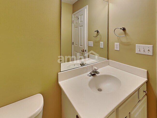 Building Photo - 7041 Calderwood Dr