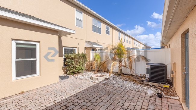 Building Photo - 16703 Cedar Crest Dr