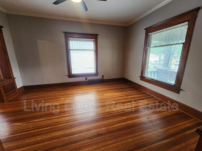 Building Photo - 837 Peach St