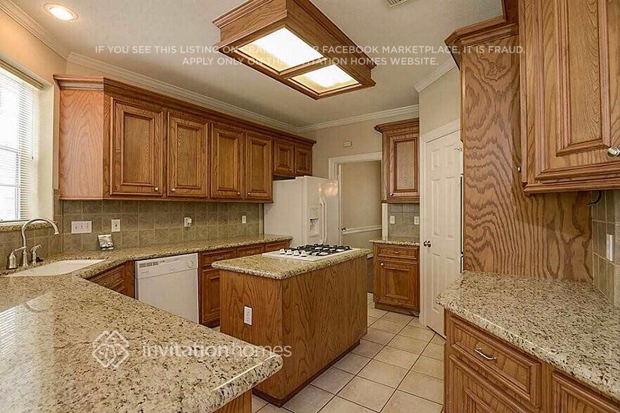 Building Photo - 12146 Auburn Hills Dr