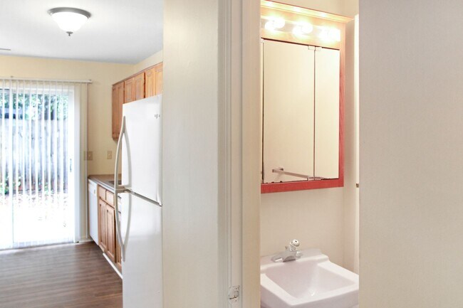 Building Photo - 2455 Whitney Ct