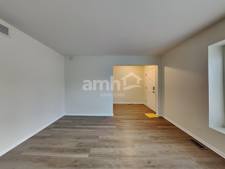 Building Photo - 2012 Primrose Dr